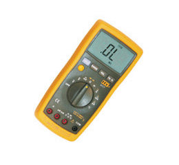 H17數(shù)字萬用表
H17自動量程數(shù)字萬用表交/直流電壓:0.1mV-1000V ±(0.5%+3字);電阻:0.1Ω-40MΩ ±(0.5%+2字);
http://www.0n7.net
